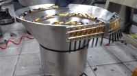 Metal Parçalar için Titreşimli Besleyici Sistemleri