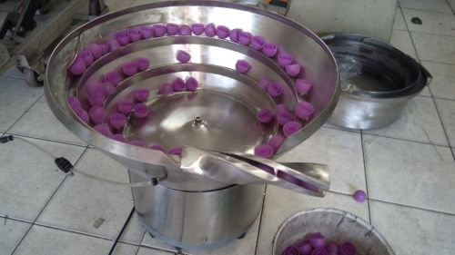 Plastik Parçalar için Vibrasyonlu Besleyiciler